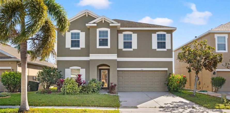 House in Ruskin, Florida 4 bedrooms, 214.88 sq.m. № 1550329