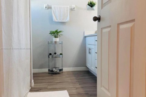 Villa ou maison à vendre à Cape Coral, Floride: 4 chambres, 152.55 m2 № 1977203 - photo 18