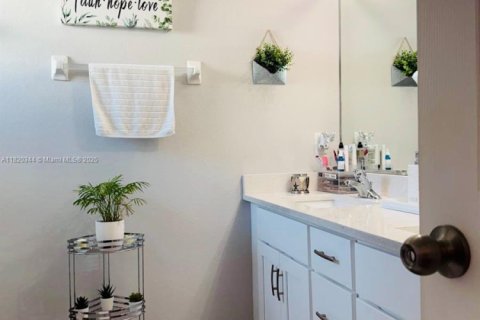 Villa ou maison à vendre à Cape Coral, Floride: 4 chambres, 152.55 m2 № 1977203 - photo 20