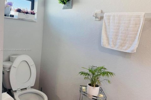 Villa ou maison à vendre à Cape Coral, Floride: 4 chambres, 152.55 m2 № 1977203 - photo 19