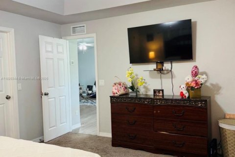 Villa ou maison à vendre à Cape Coral, Floride: 4 chambres, 152.55 m2 № 1977203 - photo 16