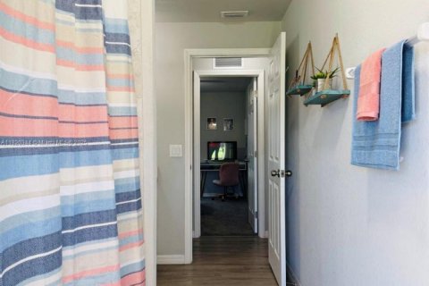 Villa ou maison à vendre à Cape Coral, Floride: 4 chambres, 152.55 m2 № 1977203 - photo 24