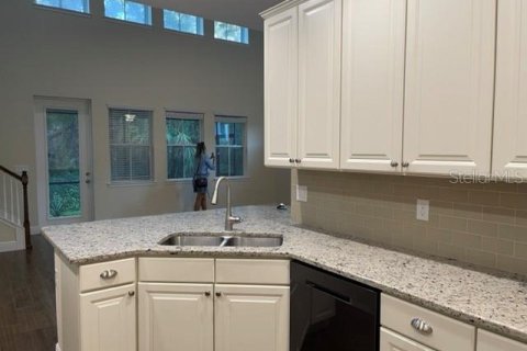 Touwnhouse à louer à Sarasota, Floride: 3 chambres, 173.63 m2 № 2416228 - photo 4