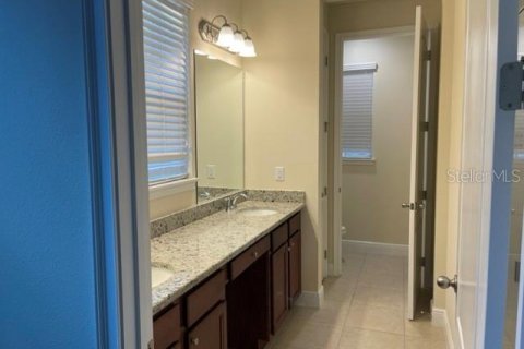 Touwnhouse à louer à Sarasota, Floride: 3 chambres, 173.63 m2 № 2416228 - photo 9