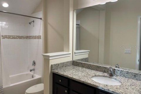 Touwnhouse à louer à Sarasota, Floride: 3 chambres, 173.63 m2 № 2416228 - photo 10