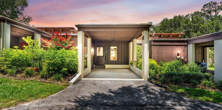 Condominio en Lakeland, Florida, 2 dormitorios № 2199487