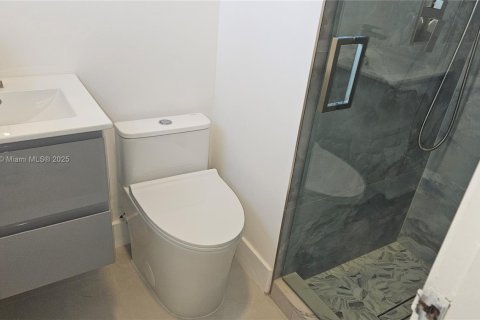Casa en venta en Hialeah, Florida, 3 dormitorios, 127.74 m2 № 1776424 - foto 17