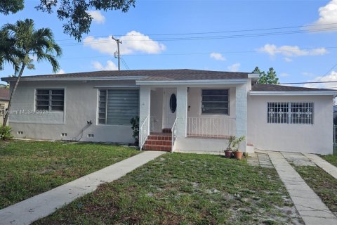 Casa en venta en Hialeah, Florida, 3 dormitorios, 127.74 m2 № 1776424 - foto 2