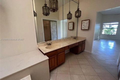 Townhouse in Deerfield Beach, Florida 2 bedrooms, 143.81 sq.m. № 1979401 - photo 13