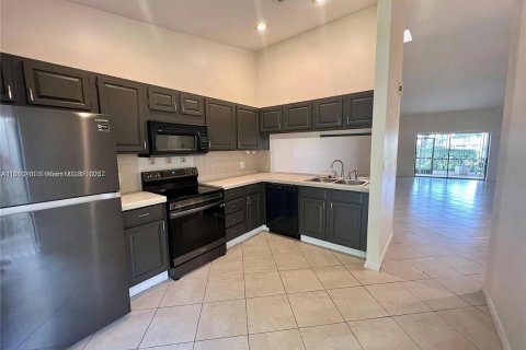 Townhouse in Deerfield Beach, Florida 2 bedrooms, 143.81 sq.m. № 1979401 - photo 3