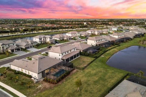 Купить виллу или дом в Брейдентон, Флорида 7 комнат, 245.91м2, № 2147408 - фото 10