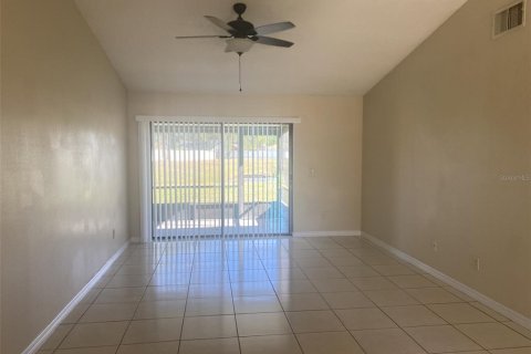 Casa en venta en Kissimmee, Florida, 2 dormitorios, 88.63 m2 № 1533071 - foto 5