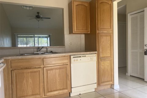 Casa en venta en Kissimmee, Florida, 2 dormitorios, 88.63 m2 № 1533071 - foto 11