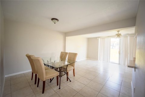 Adosado en alquiler en Davenport, Florida, 3 dormitorios, 157.93 m2 № 1650691 - foto 2