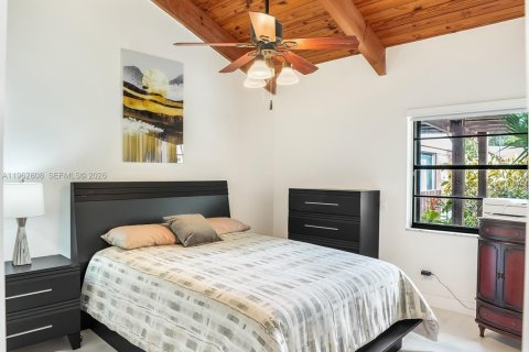 Купить виллу или дом в Халландейл-Бич, Флорида 3 спальни, 150.87м2, № 2025748 - фото 22