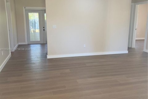 Casa en alquiler en West Palm Beach, Florida, 3 dormitorios, 176.89 m2 № 2011759 - foto 4