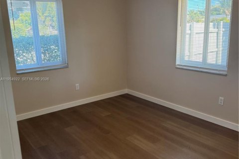 Casa en alquiler en West Palm Beach, Florida, 3 dormitorios, 176.89 m2 № 2011759 - foto 7