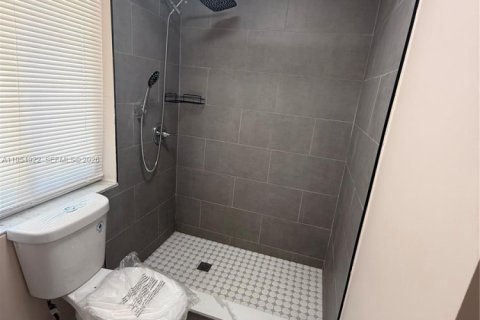 Casa en alquiler en West Palm Beach, Florida, 3 dormitorios, 176.89 m2 № 2011759 - foto 11