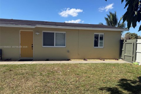 Casa en West Palm Beach, Florida 3 dormitorios, 176.89 m2 № 2011759