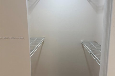 Casa en alquiler en West Palm Beach, Florida, 3 dormitorios, 176.89 m2 № 2011759 - foto 10