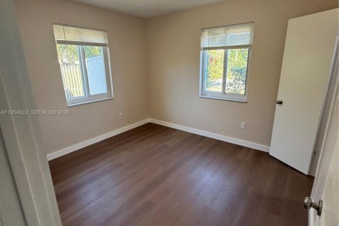 Casa en alquiler en West Palm Beach, Florida, 3 dormitorios, 176.89 m2 № 2011759 - foto 9