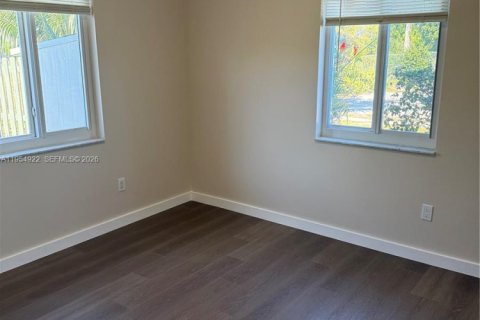 Casa en alquiler en West Palm Beach, Florida, 3 dormitorios, 176.89 m2 № 2011759 - foto 6