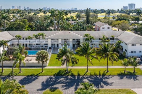 Condo in Hollywood, Florida, 2 bedrooms  № 2024130