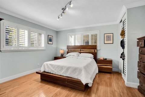 Condo in Hollywood, Florida, 2 bedrooms  № 2024130 - photo 17