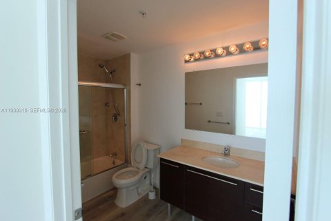 Copropriété à louer à Miami, Floride: 2 chambres, 128.02 m2 № 1996589 - photo 8