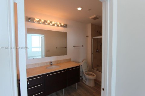 Copropriété à louer à Miami, Floride: 2 chambres, 128.02 m2 № 1996589 - photo 12
