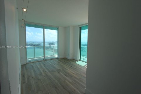 Copropriété à louer à Miami, Floride: 2 chambres, 128.02 m2 № 1996589 - photo 7