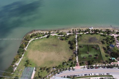 Copropriété à louer à Miami, Floride: 2 chambres, 128.02 m2 № 1996589 - photo 14