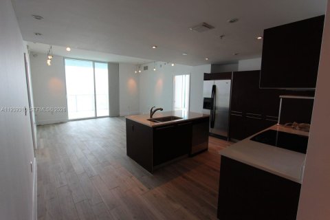 Copropriété à louer à Miami, Floride: 2 chambres, 128.02 m2 № 1996589 - photo 2