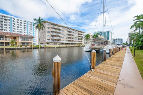 Copropriété à vendre à Fort Lauderdale, Floride: 2 chambres, 104.05 m2 № 1944748 - photo 27