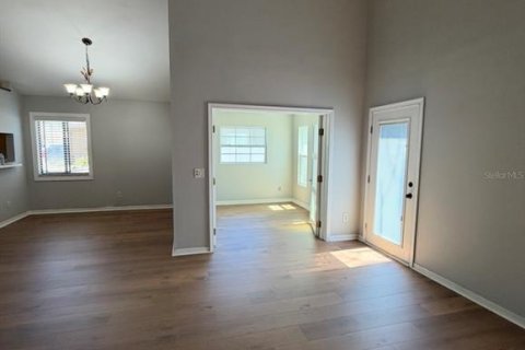 House in Plant City, Florida 3 bedrooms, 175.21 sq.m. № 2112761 - photo 4