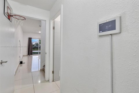 House in Homestead, Florida 4 bedrooms, 133.22 sq.m. № 1893493 - photo 13