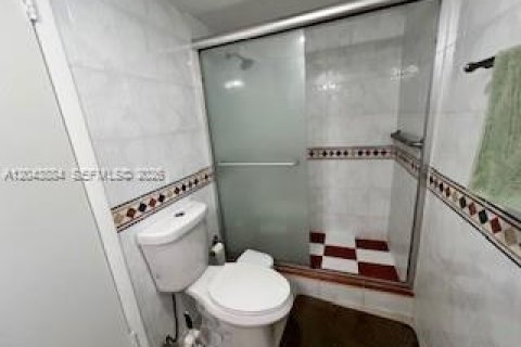 Condo in Miami, Florida, 2 bedrooms  № 2263761 - photo 9