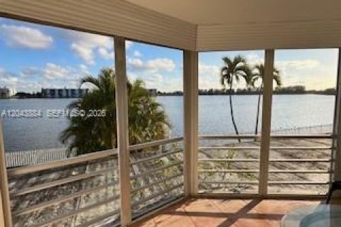 Condo in Miami, Florida, 2 bedrooms  № 2263761