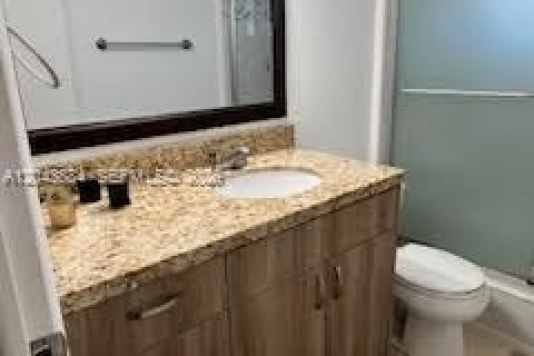 Condo in Miami, Florida, 2 bedrooms  № 2263761 - photo 5