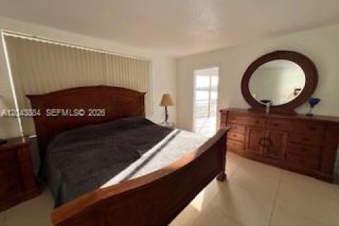 Condo in Miami, Florida, 2 bedrooms  № 2263761 - photo 7