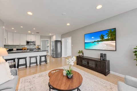Villa ou maison à vendre à Tampa, Floride: 4 chambres, 181.9 m2 № 2352329 - photo 11