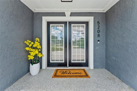 Villa ou maison à vendre à Tampa, Floride: 4 chambres, 181.9 m2 № 2352329 - photo 2