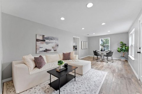 Villa ou maison à vendre à Tampa, Floride: 4 chambres, 181.9 m2 № 2352329 - photo 13