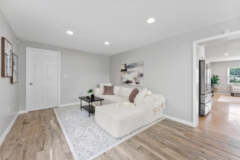 Villa ou maison à vendre à Tampa, Floride: 4 chambres, 181.9 m2 № 2352329 - photo 12