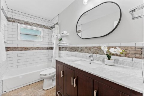 Villa ou maison à vendre à Tampa, Floride: 4 chambres, 181.9 m2 № 2352329 - photo 26