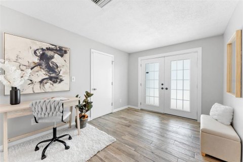 Villa ou maison à vendre à Tampa, Floride: 4 chambres, 181.9 m2 № 2352329 - photo 3