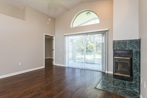 Villa ou maison à louer à Orlando, Floride: 3 chambres, 137.59 m2 № 2434527 - photo 4