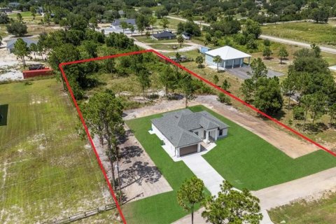House in LaBelle, Florida 4 bedrooms, 171.13 sq.m. № 1882792 - photo 1