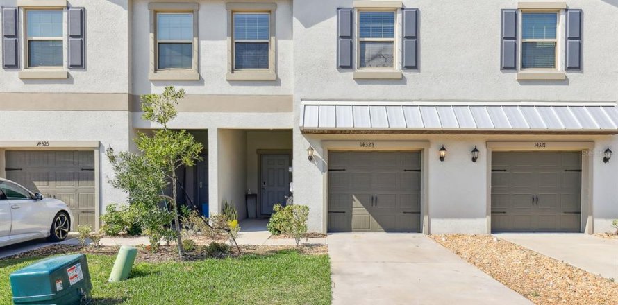Townhouse in Ruskin, Florida 3 bedrooms, 158.03 sq.m. № 1630900