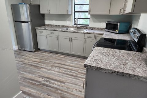 Casa en venta en North Miami Beach, Florida, 3 dormitorios, 75.62 m2 № 1728328 - foto 18